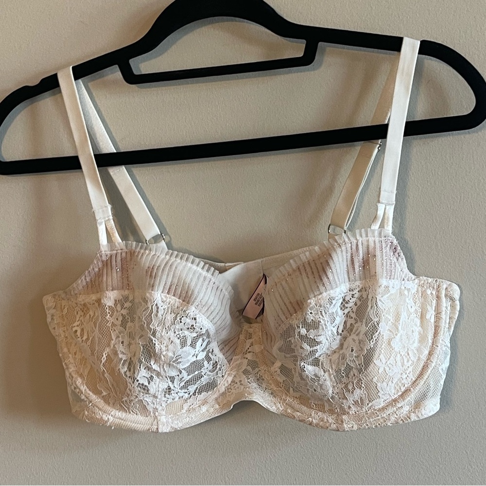 DELICATE LACE BRA - VICTORIA SECRET 🌸✨